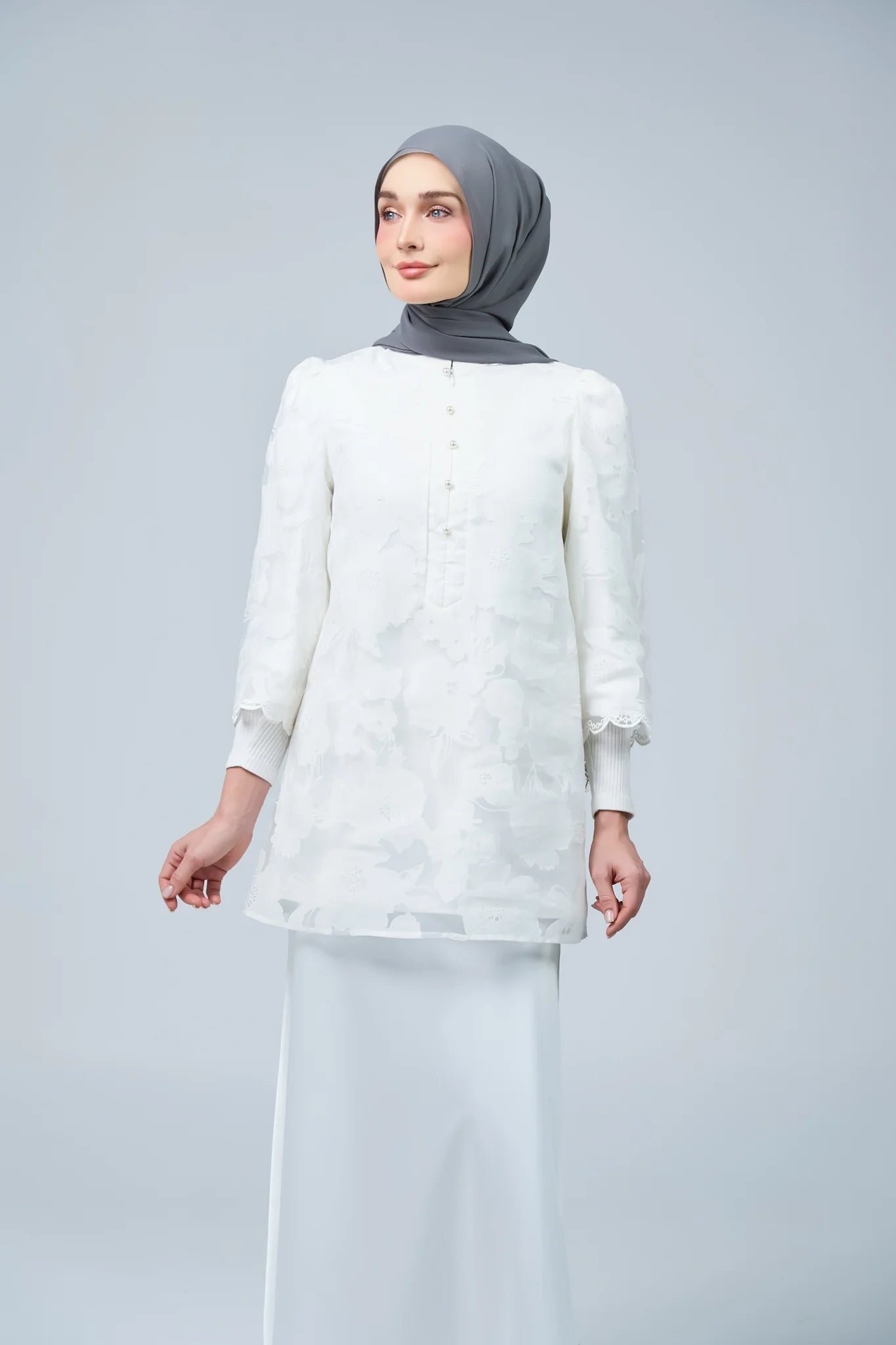 HoodX Lace in Deep Grey