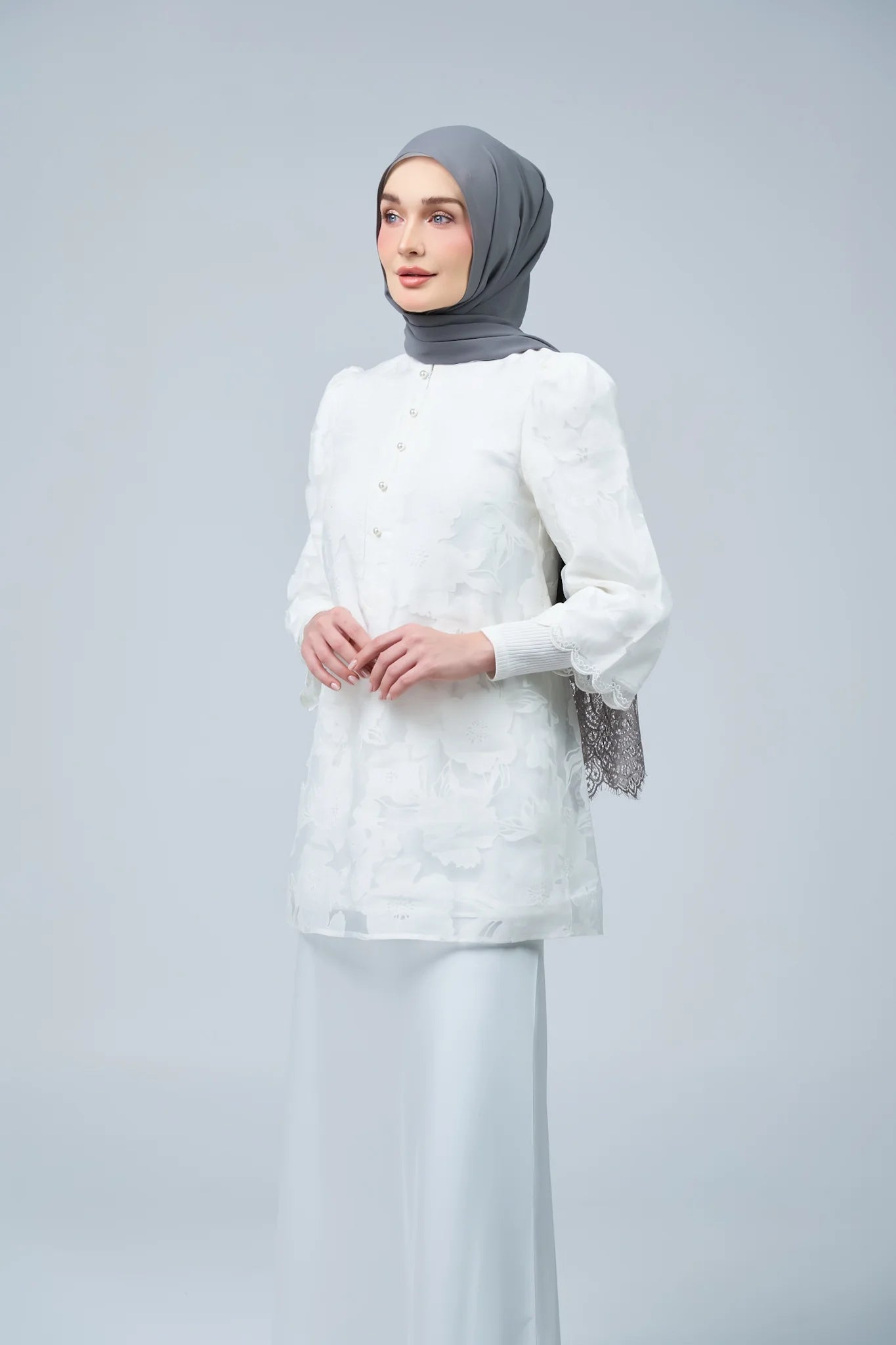 HoodX Lace in Deep Grey