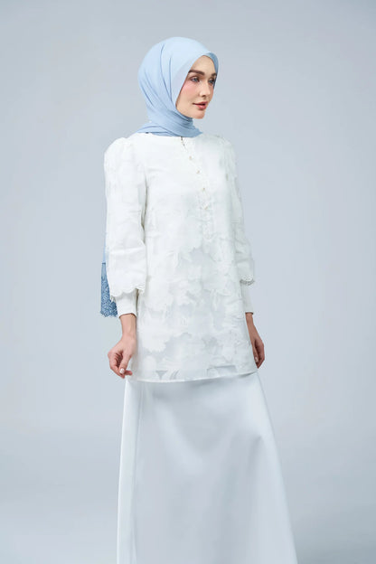 HoodX Lace in Dusty Blue