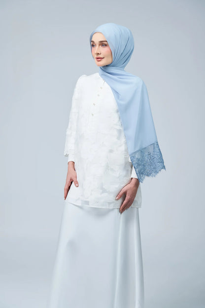 HoodX Lace in Dusty Blue