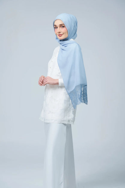 HoodX Lace in Dusty Blue