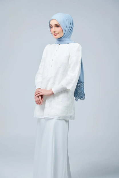 HoodX Lace in Dusty Blue