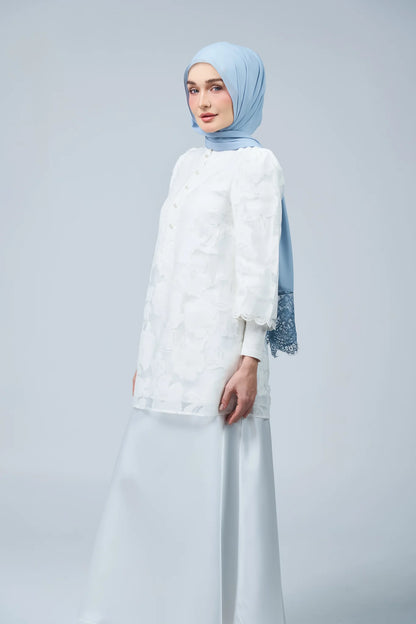 HoodX Lace in Dusty Blue