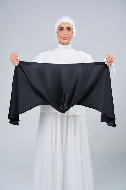 HoodX Luxe Volume 02 in Black