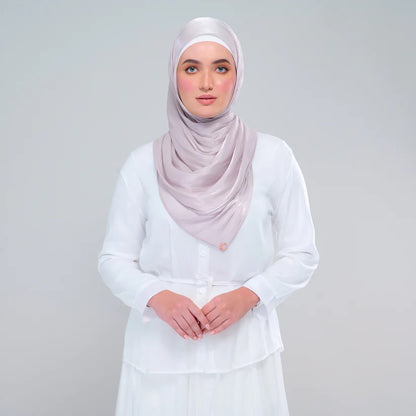 Raia Shawl | Ironless Shimmer in Classic Taupe