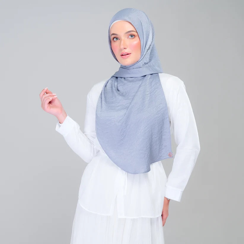 Instant Tag n' Go Shawl | Textured Silk in Metallic Grey
