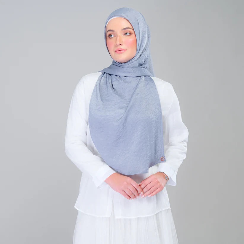 Instant Tag n' Go Shawl | Textured Silk in Metallic Grey