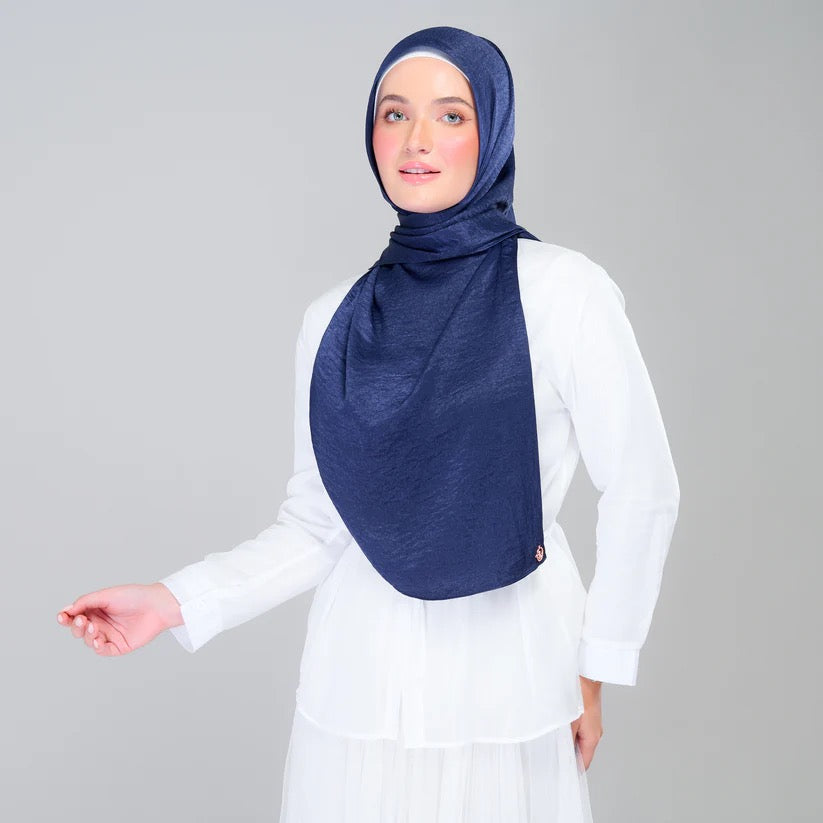 Instant Tag n' Go Shawl | Textured Silk in Navy Blue