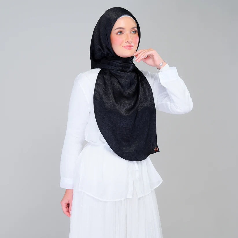 Instant Tag n' Go Shawl | Textured Silk in Black