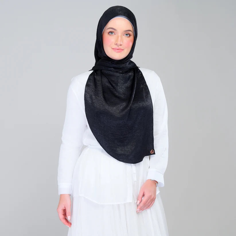Instant Tag n' Go Shawl | Textured Silk in Black