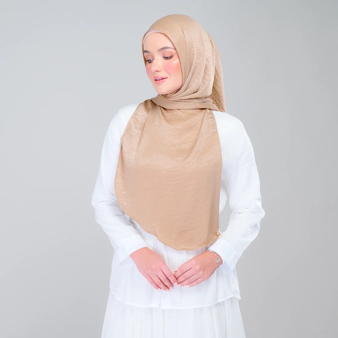 Instant Tag n' Go Shawl | Textured Silk in Caramel Latte