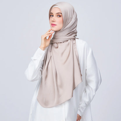 Instant Tag & Go Shawl | Satin Bulle in Elegant Taupe | Batch 1