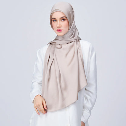 Instant Tag & Go Shawl | Satin Bulle in Elegant Taupe | Batch 1